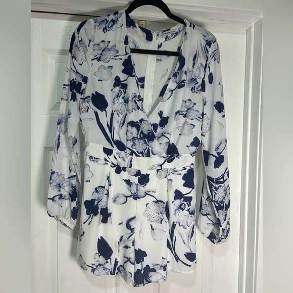 Charlotte Russe Navy and White Floral Long Sleeve romper - Picture 2 of 4